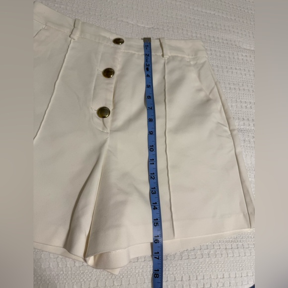 Elegant White High-waist Women's Shorts - Picture 3 of 11